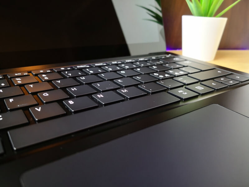 touchpad tastatur mekanisk bærbar qwerty nordisk layout microsoft laptop 3